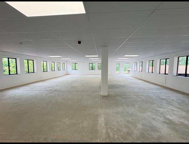 379M² OFFICE TO LET IN VORNA VALLEY